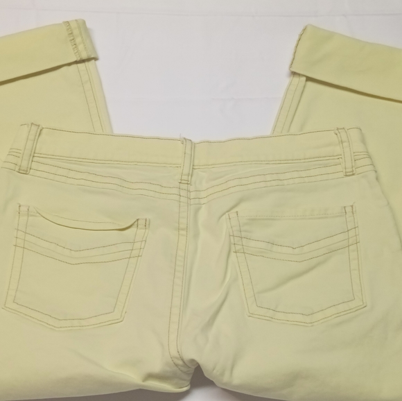 Old navy stretch low waisted capri jeans - Picture 4 of 8